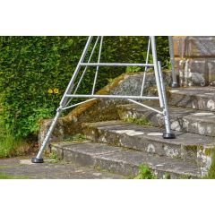 3 Leg Adjustable Tripod Ladder 9-10 ft hedge