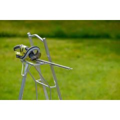 Tripod Platform Ladder 9-10 ft hedge